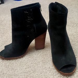 Gianni Bini booties